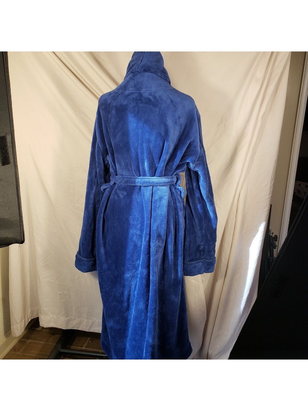 NY Threads Plush Blue Robe - Picture 3 of 4